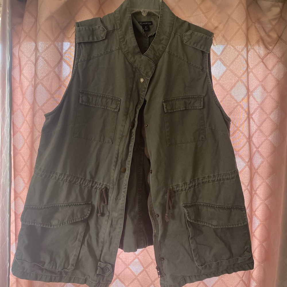 New Direction Curvy green cargo vest